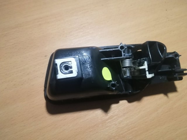 Ручка передніх дверей внутрішня, права 1T1837114B VAG