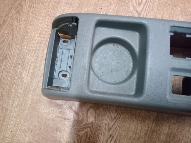 Центральна консоль торпеди 1U08632425SE VAG