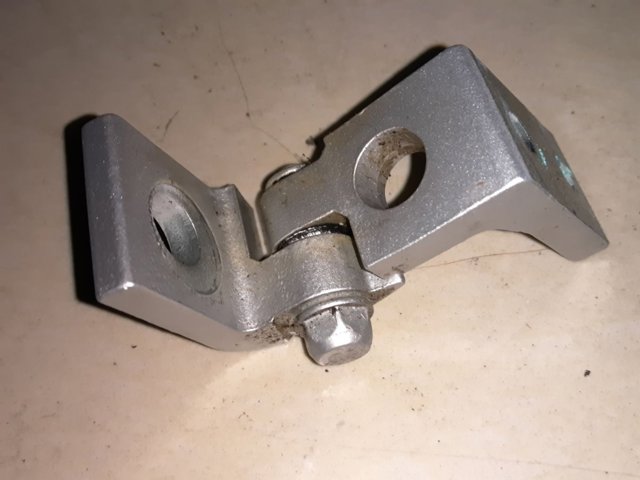 Петля задніх правих дверей 1Z0833412B VAG