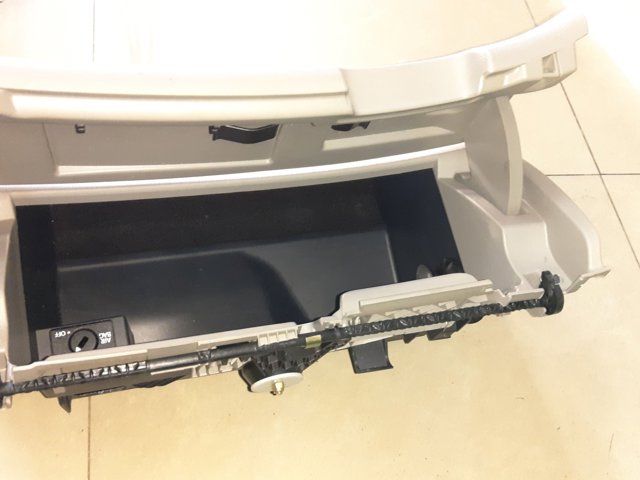 Ящик для рукавичок (бардачок) 1Z1857097L VAG