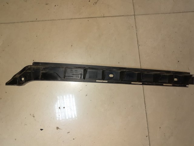 Направляюча заднього бампера, права 1Z5807864 VAG