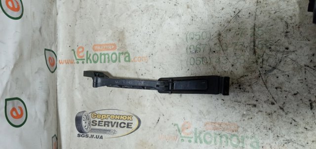 Підаль газу 2203010001 MERCEDES