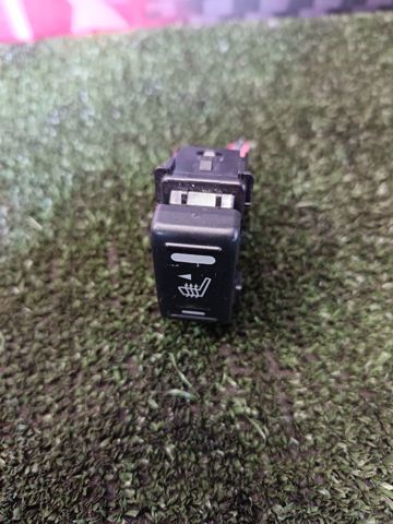 Кнопка вкл.обогрева сидіння 25500AX610 NISSAN