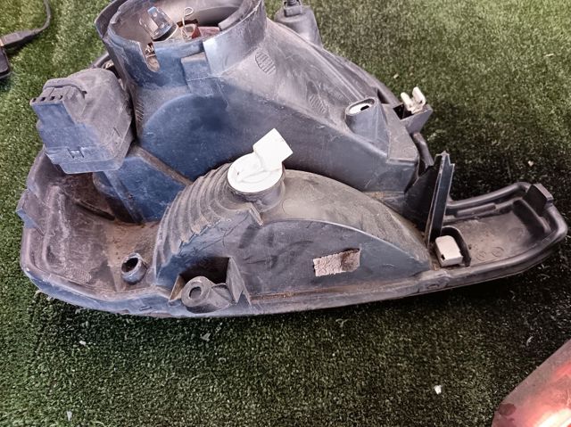 Фара дальнього світла в зборі 260602509R RENAULT
