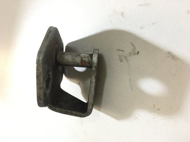 Фіксатор/петля (зацеп) замка дверей передньої 2T14V21982BD FORD