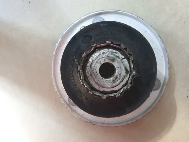 Опора стійки амортизатора переднього 31336752735 BMW