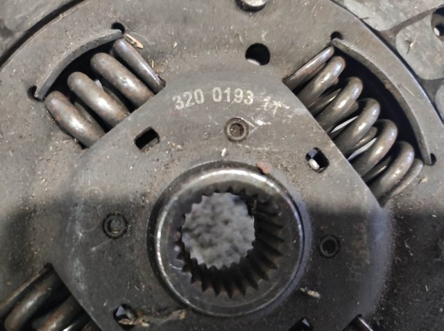 Зчеплення 320019311 VAG