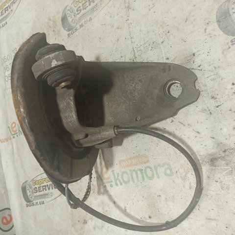 Кулак поворотний лівий 33321093655 BMW