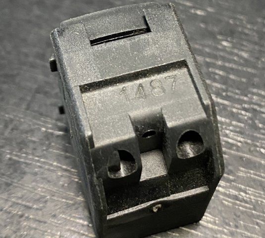 Кнопка підйомника задніх стекол 3B0959855 VAG