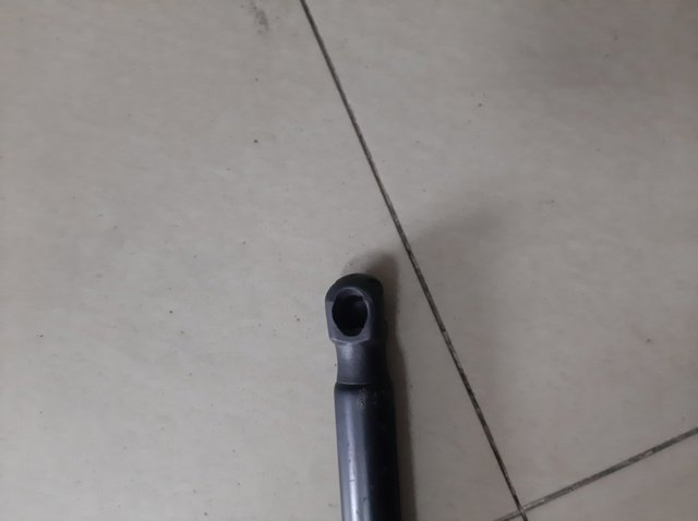 Амортизатор двері 3/5-ї задньої 3B5827550G VAG