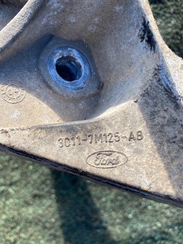 Кронштейн подушки КПП 3C117M125AB FORD