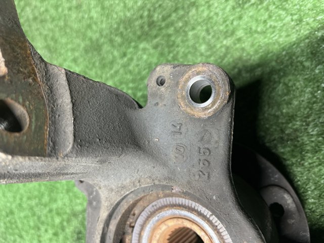Цапфа поворотного кулака 400150083R RENAULT