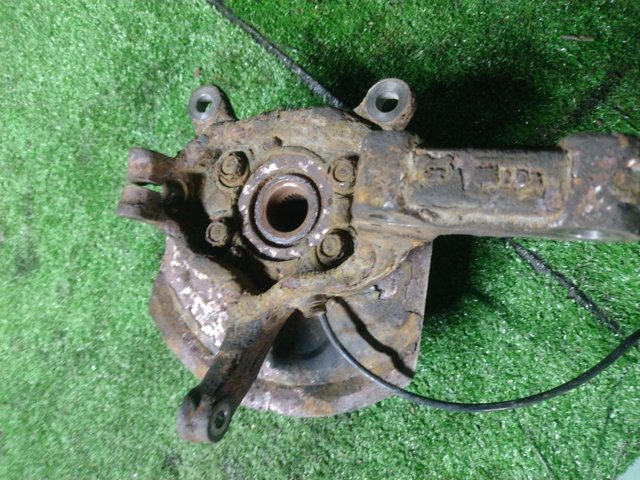 Маточина переднього колеса 40202JG000 NISSAN