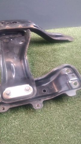 Балка кріплення двигуна 41011AG040 SUBARU