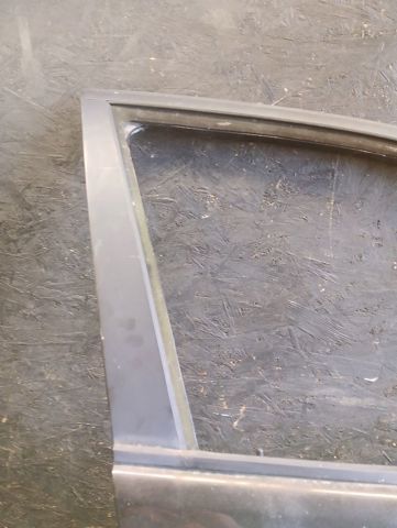 Дверка передня права 41518216818 BMW