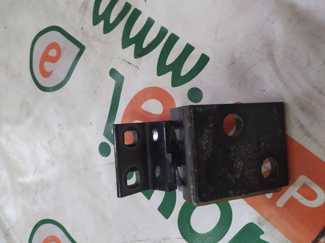 Петля передніх дверей, правих 41518269824 BMW