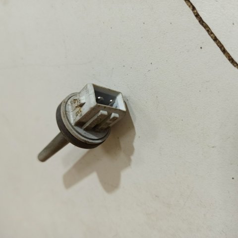 Датчик температури салону 4A0820539 VAG