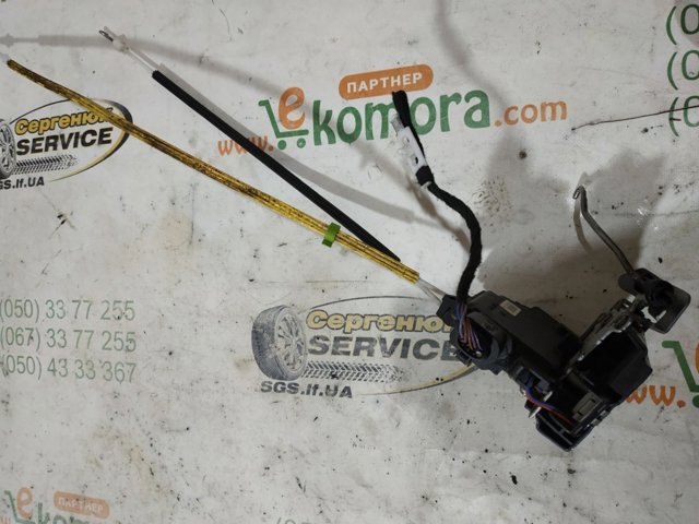 Замок задньої двері, лівої 4B0839015G VAG