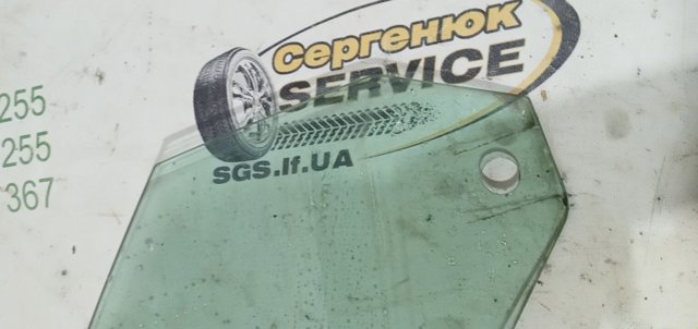 Скло пасажирських дверей 4B0845202 VAG