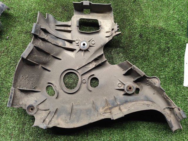 Захист заднього нижнього важеля 4F0505415C VAG