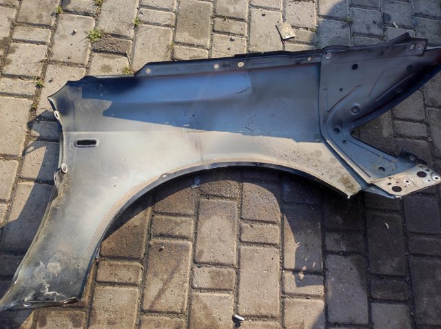Бічна частина передня ліва 4F0821103A VAG