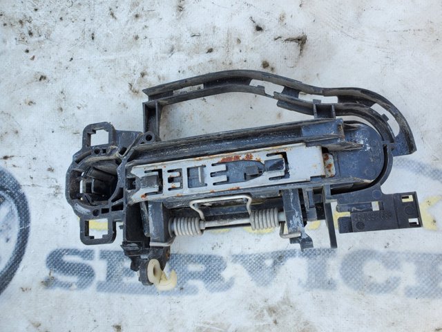 Ручка передньої двері зовнішня права 4F0837208B VAG