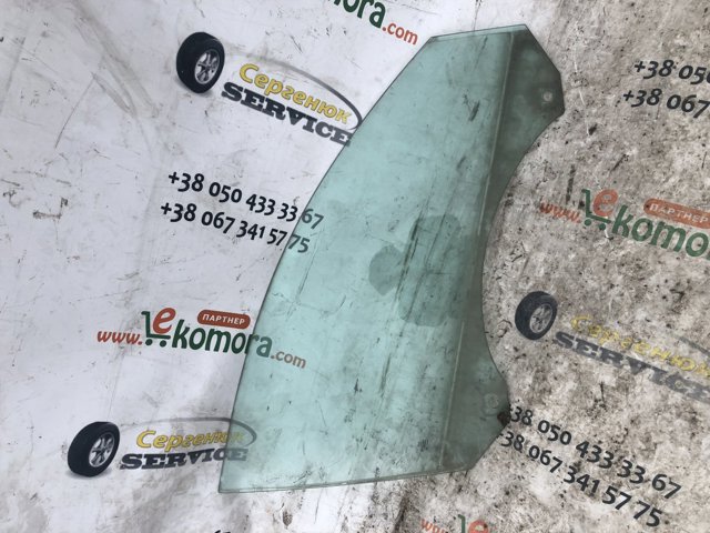 Скло передніх дверей, правих 4F0845202D VAG