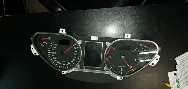 Покажчик напруги (вольтметр) 4F0920933J VAG