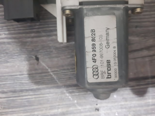 Мотор склопідйомника дверей передніх, правих 4F0959802B VAG