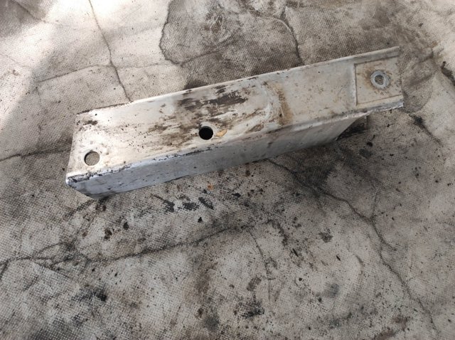 Кронштейн підсилювача заднього бампера 4F5807331 VAG