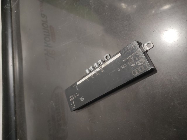 Підсилювач сигналу антени 4F9035225D VAG