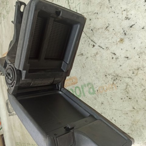 Кришка підлокітника 51168213678 BMW