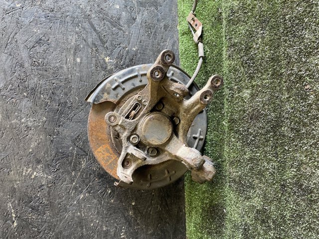 Цапфа поворотного кулака 527101D010 HYUNDAI
