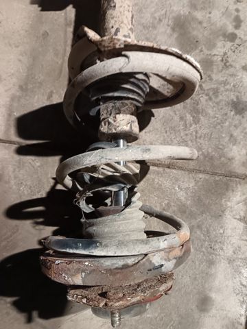 Стійка передня права 543028H726 NISSAN