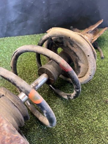 Амортизатор передньої підвіски 54302EQ025 NISSAN