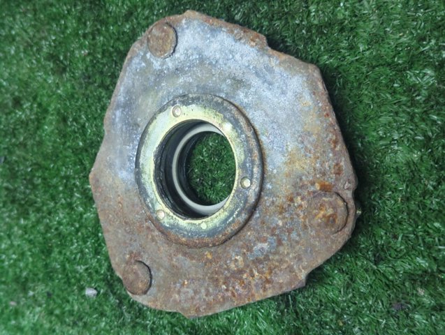 Кріплення переднього амортизатора 543224U010 NISSAN