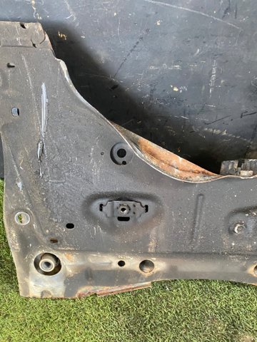 Передня балка 544009U000 NISSAN