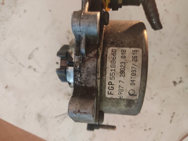 Насос вакуумний 55188660 FIAT