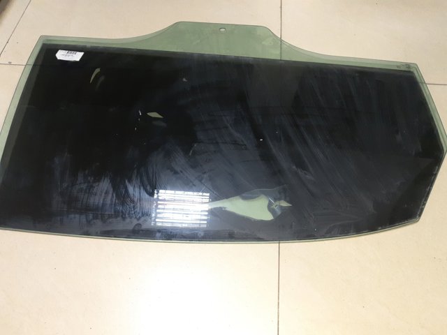 Скло заднє праве 561845026 VAG