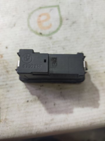 Кнопка аварійки 61318350947 BMW