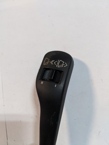 Перемикач підрульовий, правий 61318363664 BMW