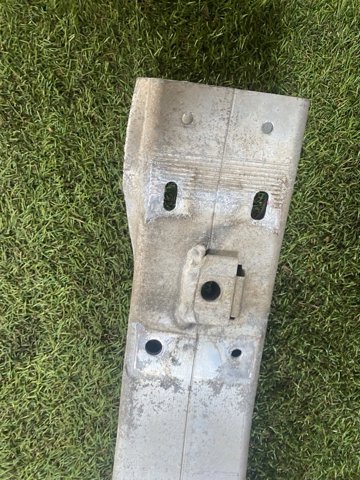 Буфер бампера переднього 620309U000 NISSAN