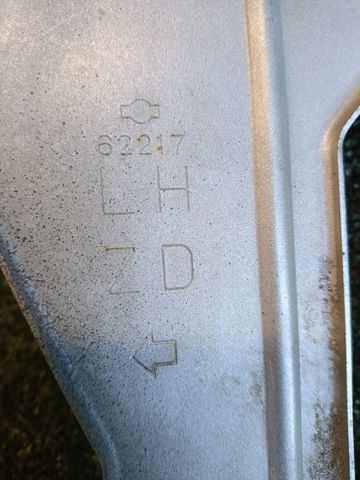 Кріплення бампера 622178H300 NISSAN