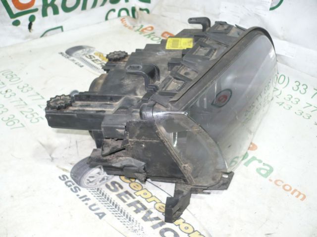 Фара передня права 63126902746 BMW
