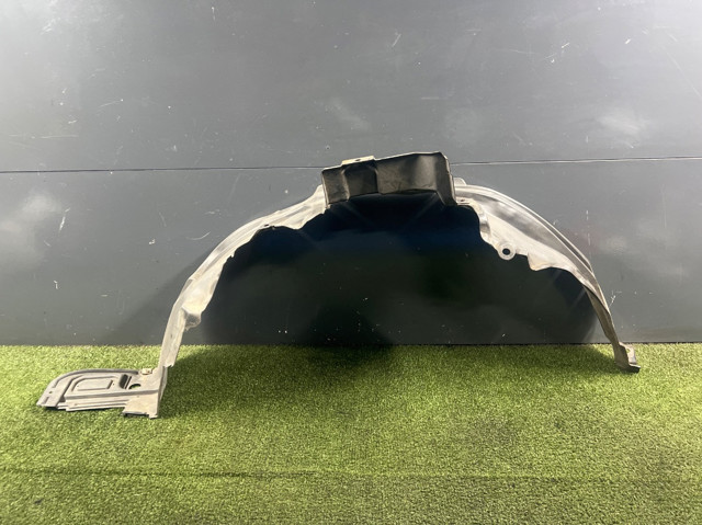 Підкрилки передні праві 63840EQ000 NISSAN