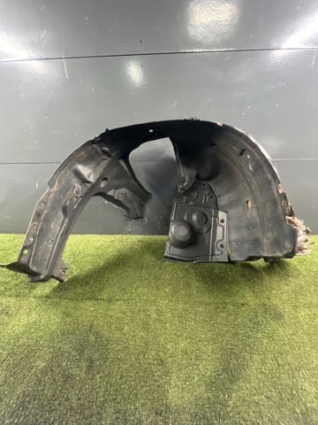 Подкрильнікі переднього крила, правий 63842JG00A NISSAN