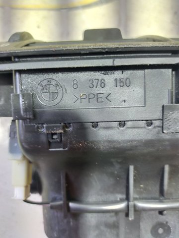 Решітка вентиляції салону в підлокітнику, задня 64228376150 BMW
