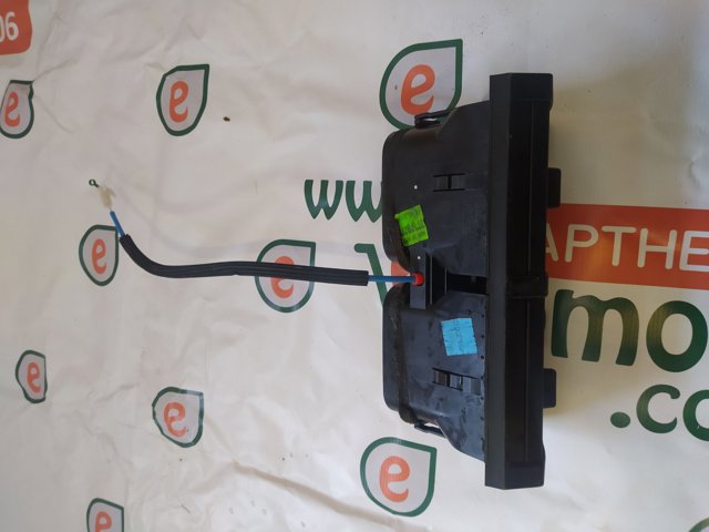 Решітка повітроводу 64228402221 BMW