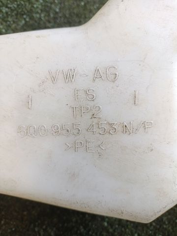 Бачок склоомивача 6Q0955453N VAG