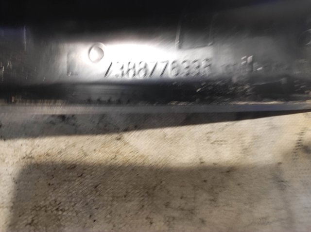 Заглушка рейки / рейлинга багажника даху, задня ліва 738877633R RENAULT